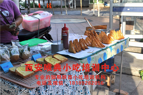 为什么别人的早餐摊生意火爆，只因老板说对了1句话
