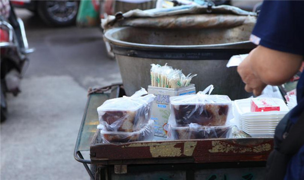 <b>早餐卖甑糕挣钱吗每天毛收入两千元</b>