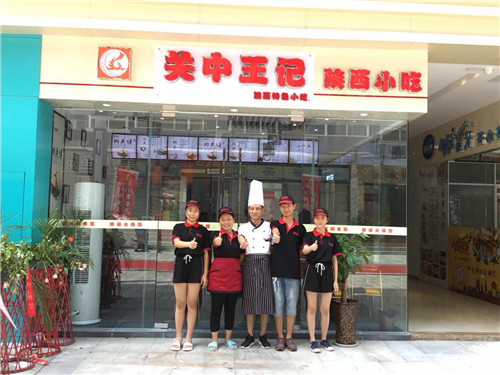 路边大量门店“倒闭”，餐饮小吃店现在是最好的项目